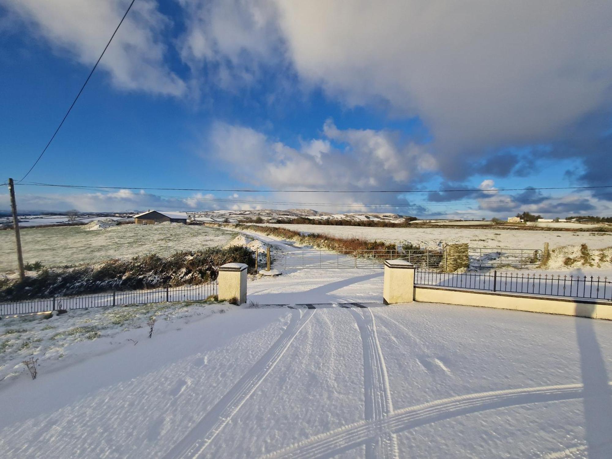 Hillhead'S Sea View Escape Villa Moville Bagian luar foto