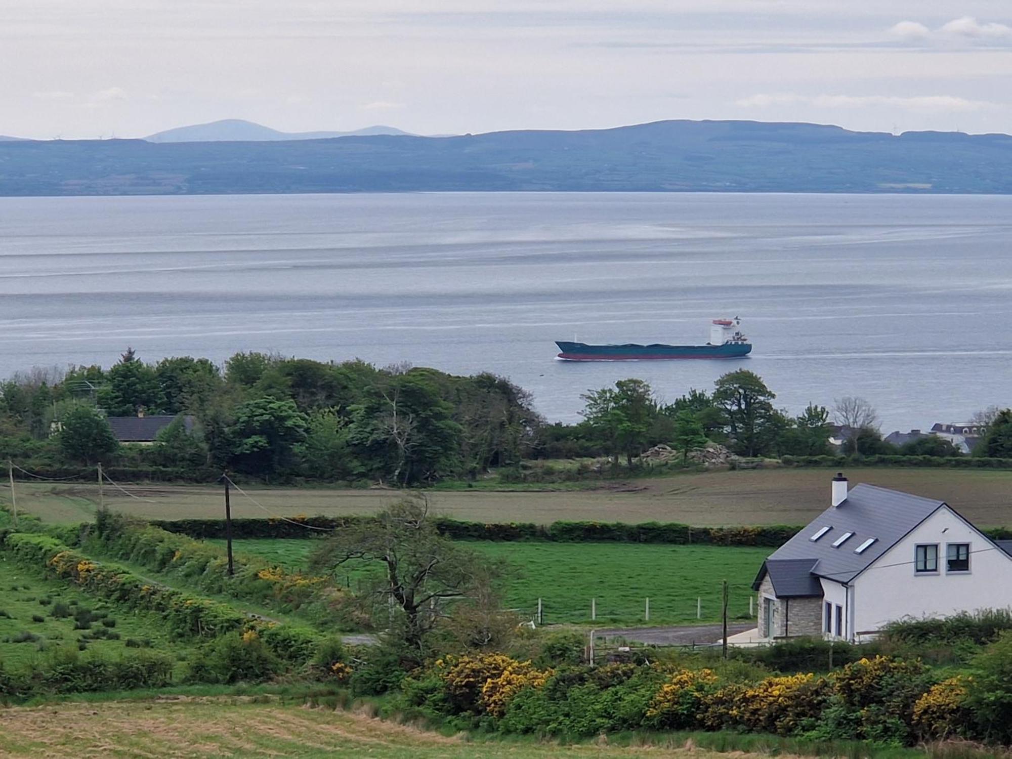 Hillhead'S Sea View Escape Villa Moville Bagian luar foto